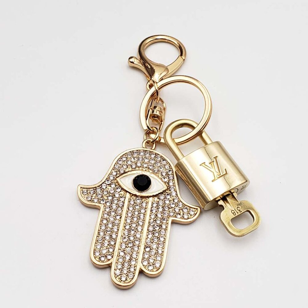 LV Authentic Gold Padlock 🔒 Key Set w/ Unbranded Evil Eye Keychain Charm - Picture 3 of 6